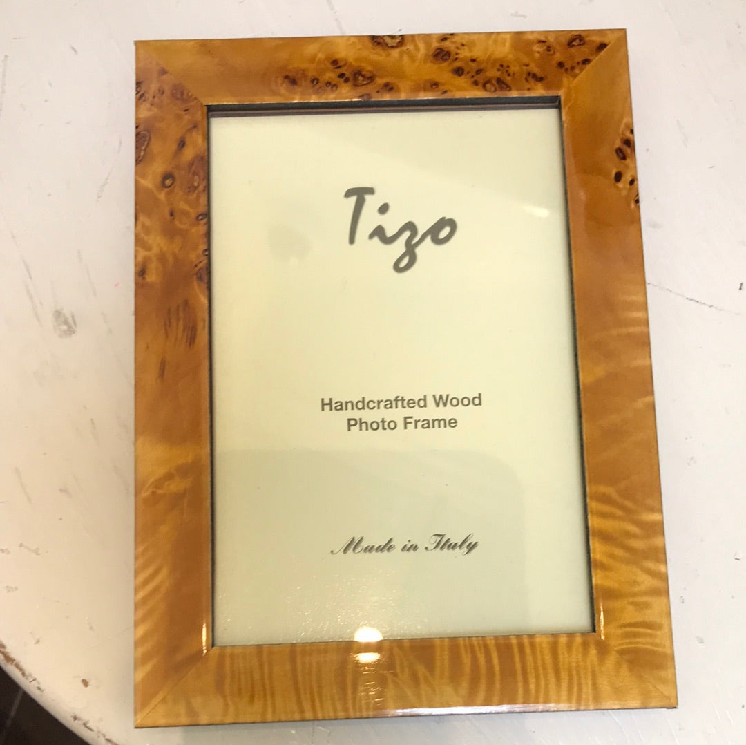 Tizo- Wood Frame